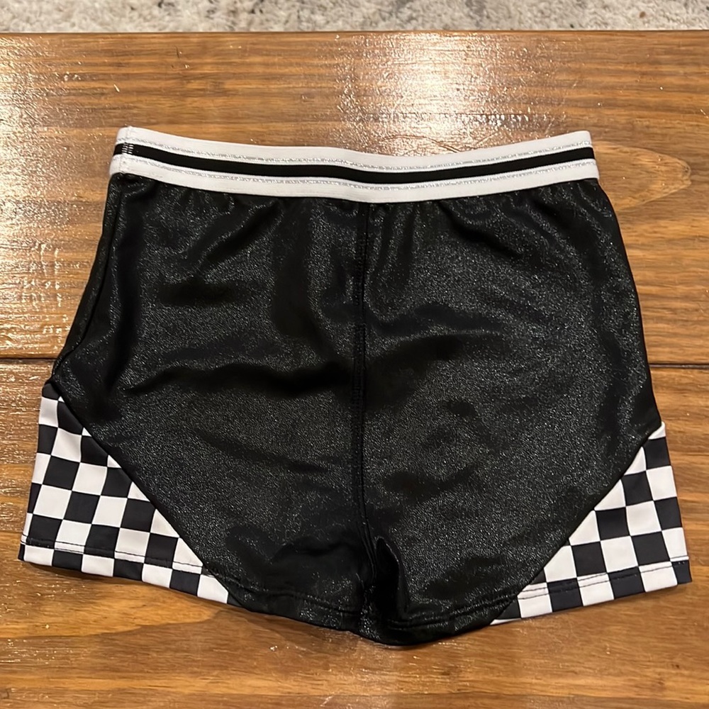 Girls gymnastics outfit. Fits true to size! Great condition!!